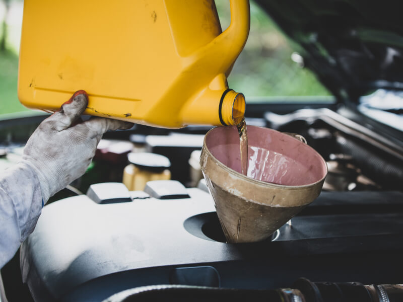 Моторные масла для автомобильных двигателей: выбор, который имеет значение